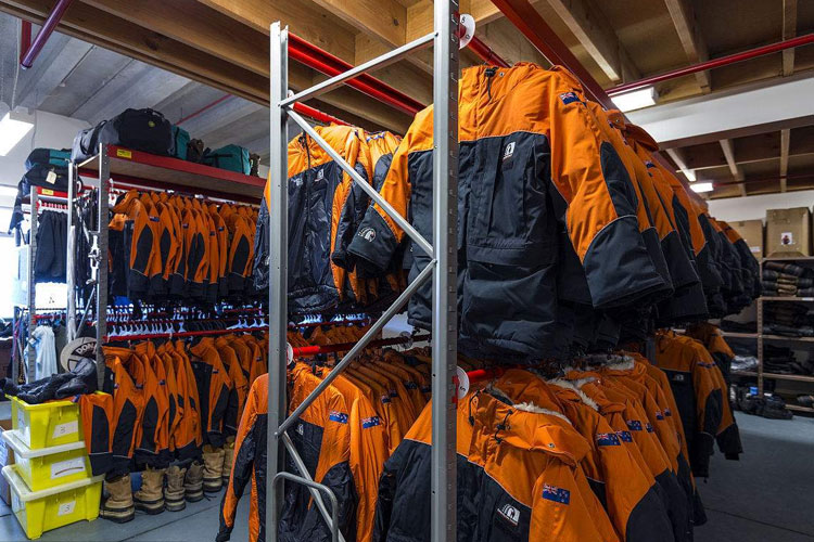 1543390725196526.jpg 服裝倉(cāng)庫(kù).jpg