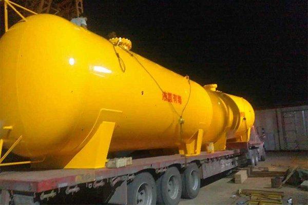 1523587844817327.jpg 油罐噴漆.jpg